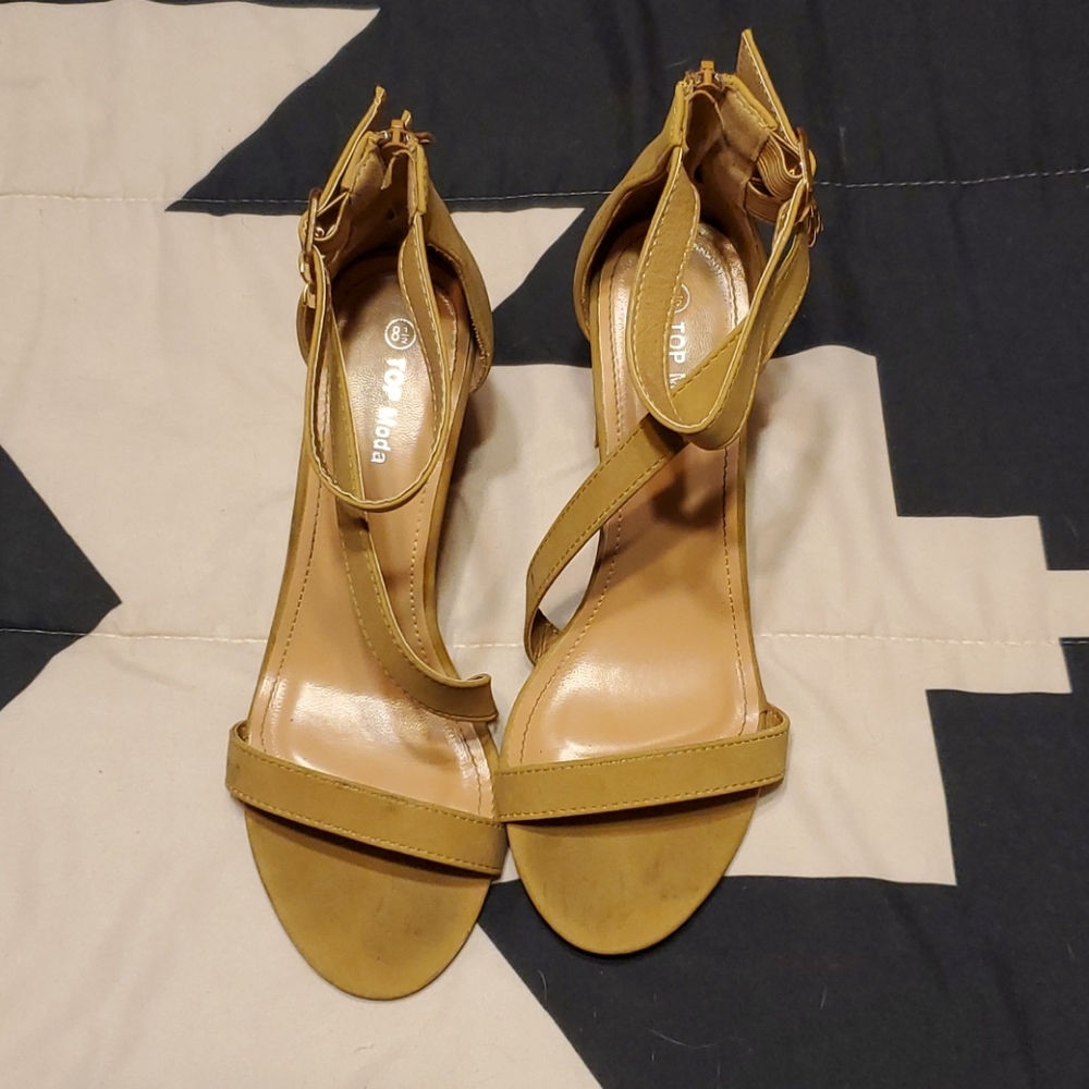 Women's shoes